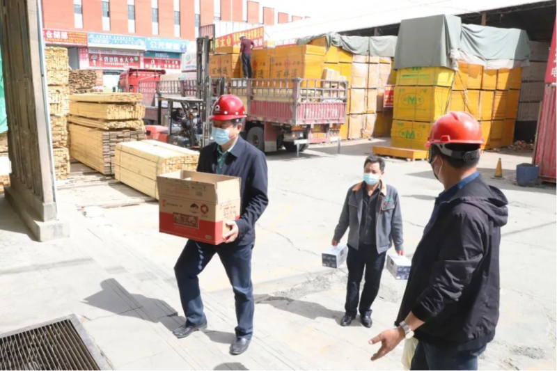 2138cn太阳集团城工会在疫情防控期间开展帮扶服务活动